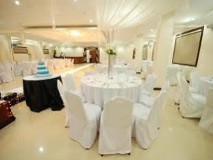 La Roca Veranda Suites & Restaurant Legazpi Esterno foto